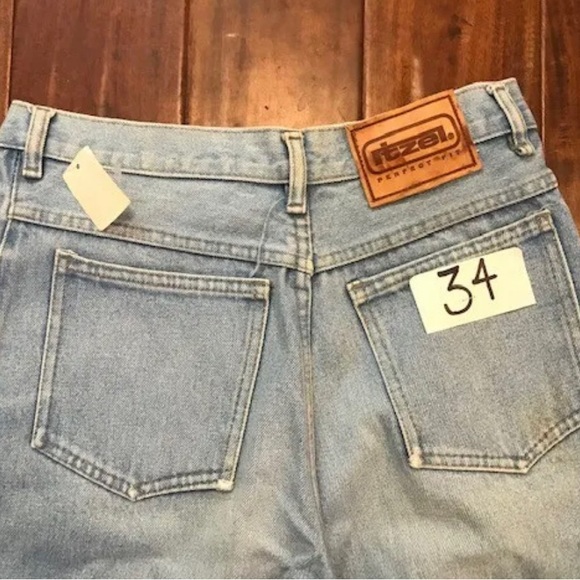 Itzel Denim Blue Jeans w/ Butterfly Embroidery Women Size 30" X 29" NWT - Picture 5 of 5